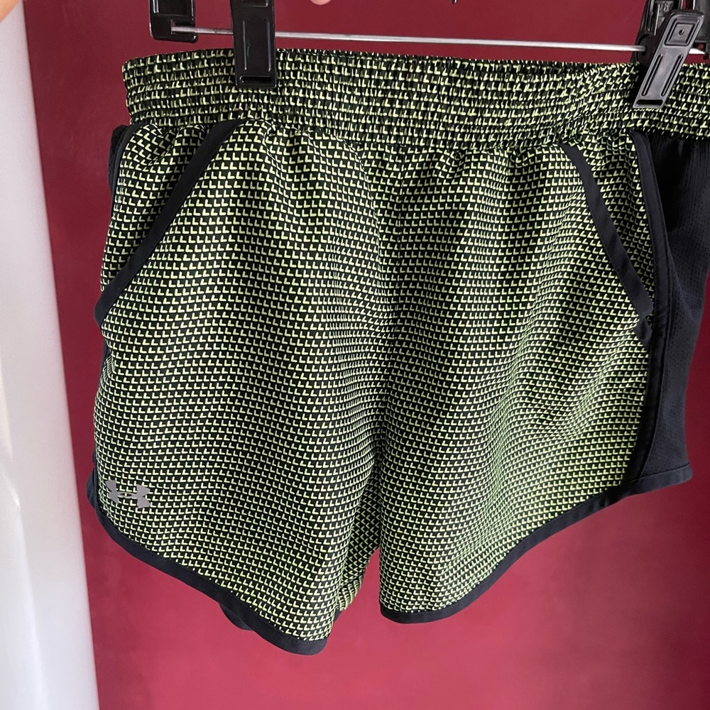 never worn from dicks sporting goods brand under armor